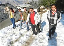 <div class="gallery_cyan" style="margin-top:79px;">   <p style="text-align:left;">       <a href="29930-sangrah-travel-photo.html">Snow cowered Village Kajwa of Sangrah Block.  </a><br />Monday, January 30, 2012, <a href="../profiles/briefbio.aspx?ID=995307" rel="nofollow">by Jai Prakash</a>   </p>   <div class="block Whiteverdana12">Click on Photos to change</div></div>
